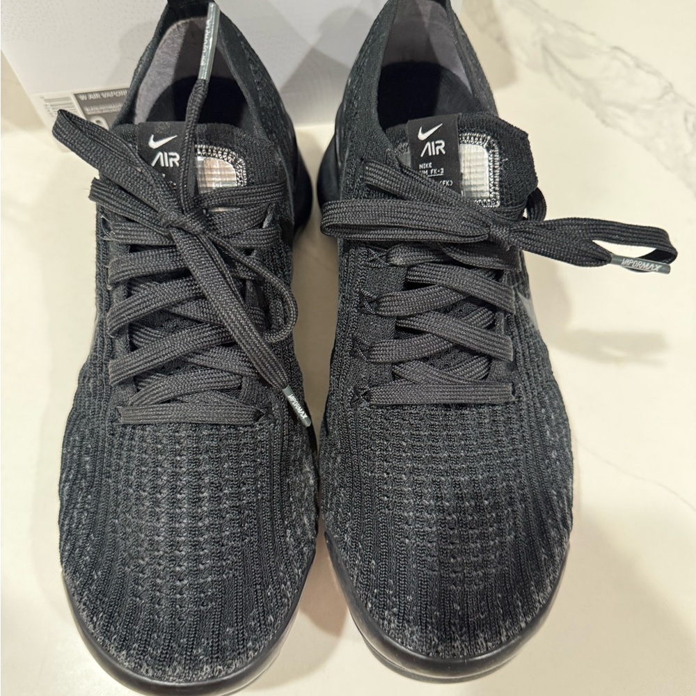 Nike Vapormax - Picture 2 of 5